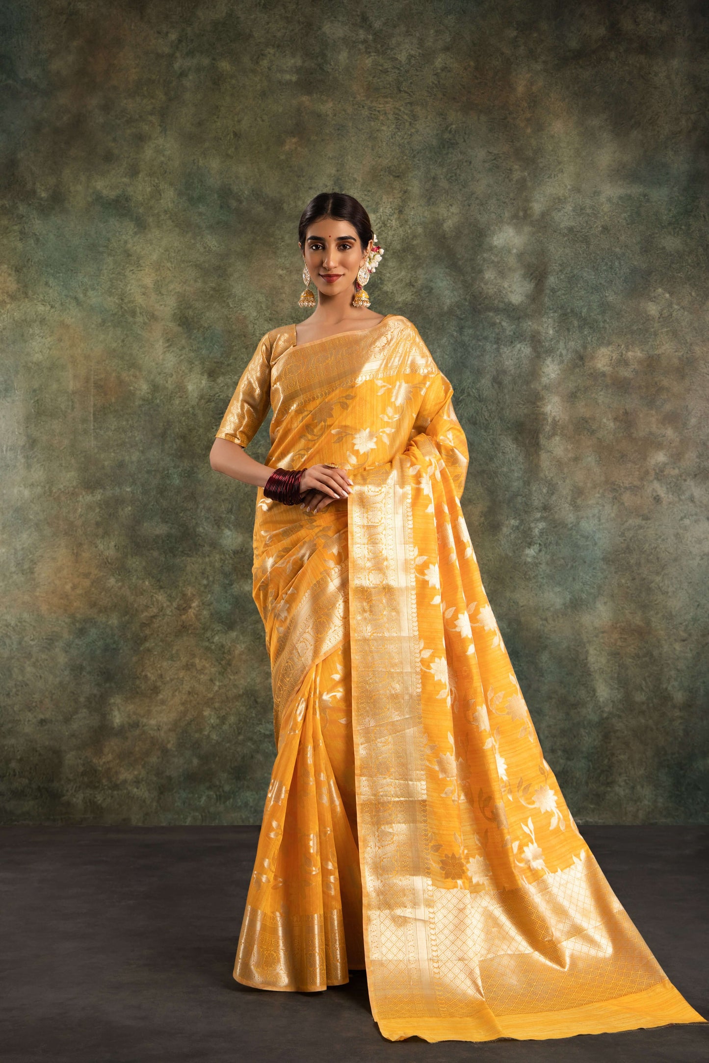 Exquisite Banarasi Silk Saree Traditional Elegance with Zari Detailing